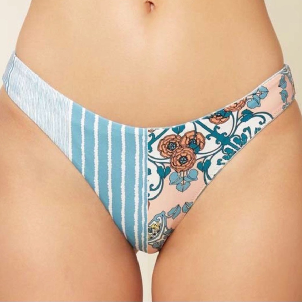 🆕 O’Neill | Kaylen Reversible High-Leg Cheeky Bikini Bottoms. - Picture 10 of 11